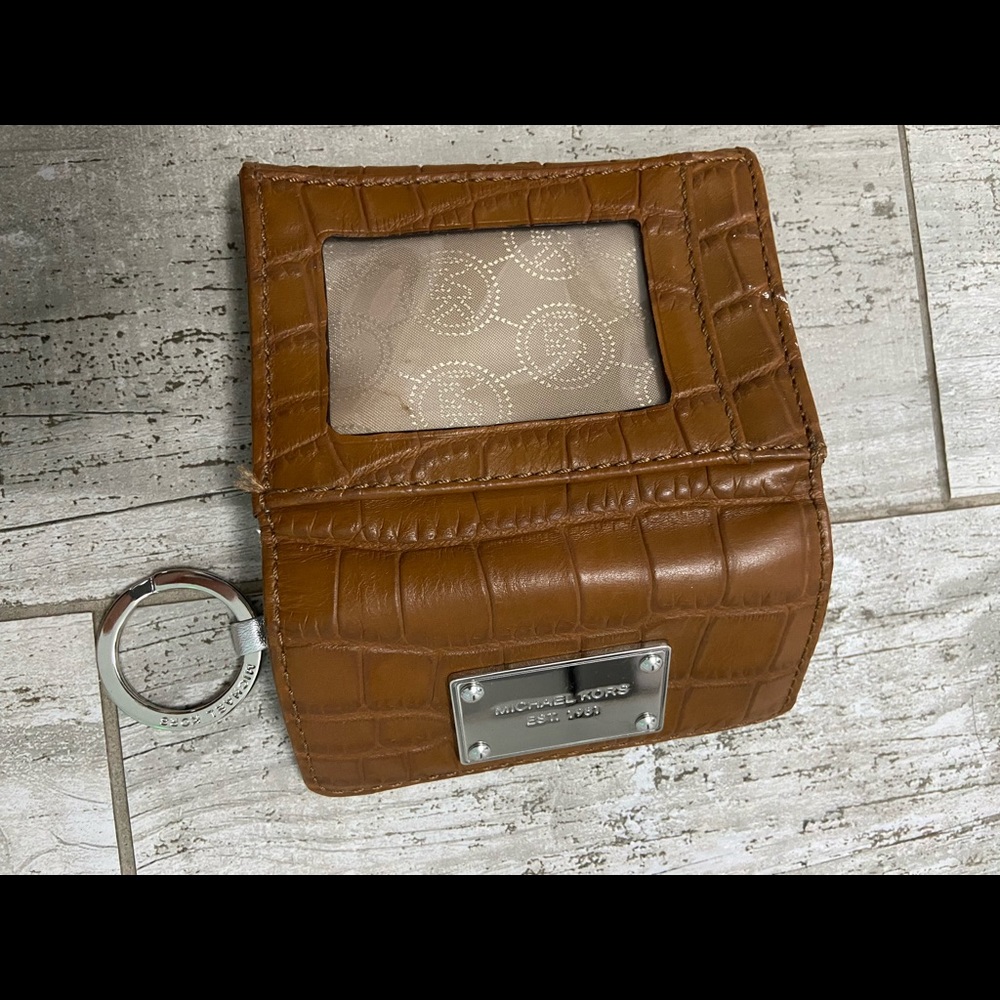Michael Kors Keychain Wallet - Picture 3 of 5